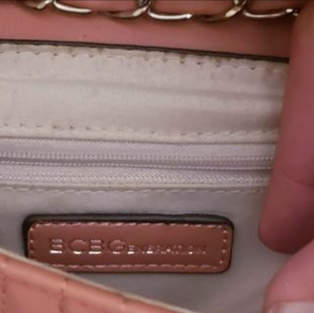 Pristine! BCBG MAXAZRIA|PARIS High Style Quilted Leather Shoulder Handbag.Pink. - Picture 3 of 5